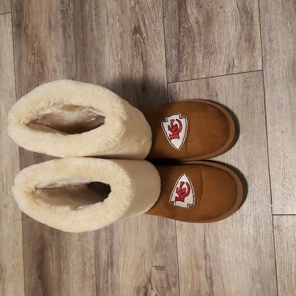 Kansas City Chiefs Womens Fur Boots.  UGG inspired; Great Condition sz 10 - Picture 1 of 5